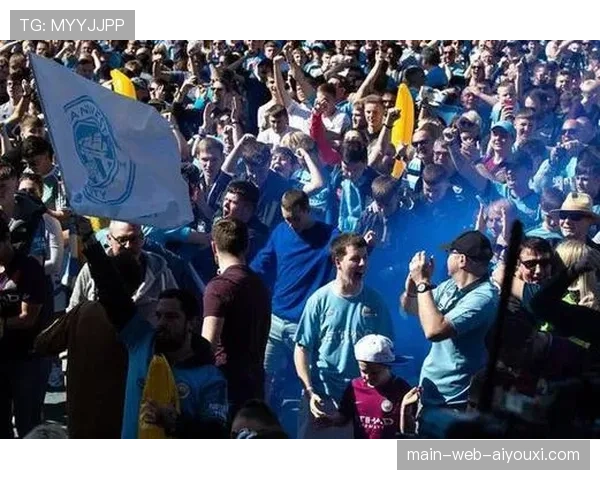 曼城球迷抗议俱乐部收回季票 纷纷表达不满情绪